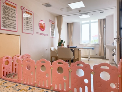 青島某區(qū)對(duì)托育機(jī)構(gòu)給予每班8萬元一次性建設(shè)補(bǔ)助以提升嬰幼兒照護(hù)服務(wù)